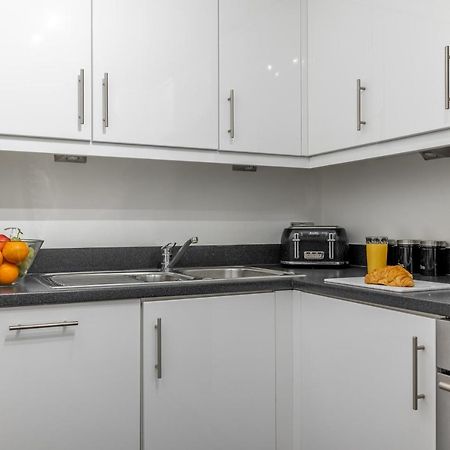 Modern 1 Bed In Central Mk, Free Parking, Smart Tv, Manhattan House By Valore Property Services Milton Keynes Eksteriør billede