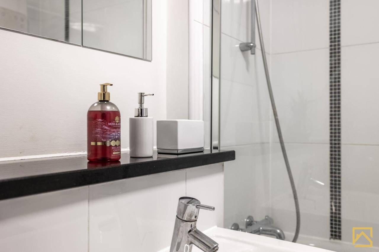 Modern 1 Bed In Central Mk, Free Parking, Smart Tv, Manhattan House By Valore Property Services Milton Keynes Eksteriør billede