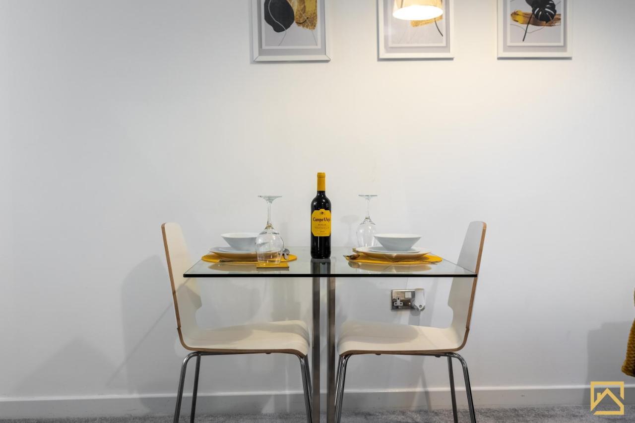 Modern 1 Bed In Central Mk, Free Parking, Smart Tv, Manhattan House By Valore Property Services Milton Keynes Eksteriør billede
