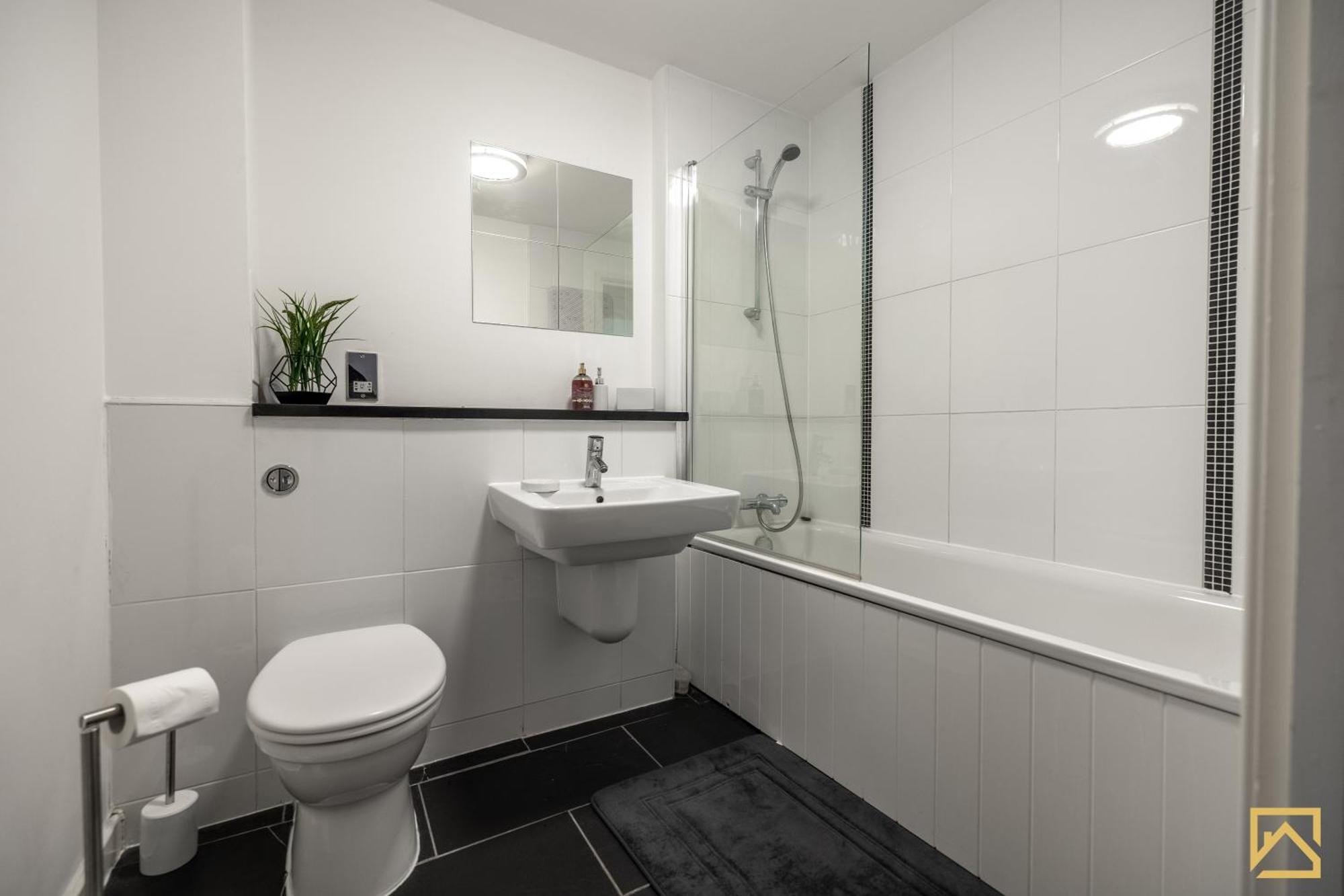 Modern 1 Bed In Central Mk, Free Parking, Smart Tv, Manhattan House By Valore Property Services Milton Keynes Eksteriør billede